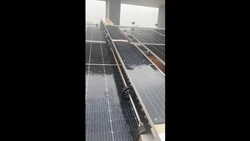 Robot limpiador semiautomático de paneles solares