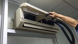 Limpiador de vapor para la limpieza de aires acondicionados