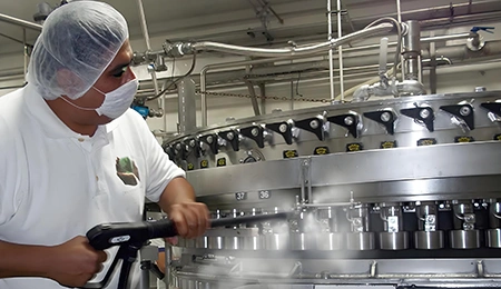 Limpieza a vapor de equipos de procesamiento de alimentos