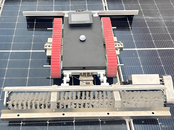 Robot limpiador de paneles solares (tipo oruga)